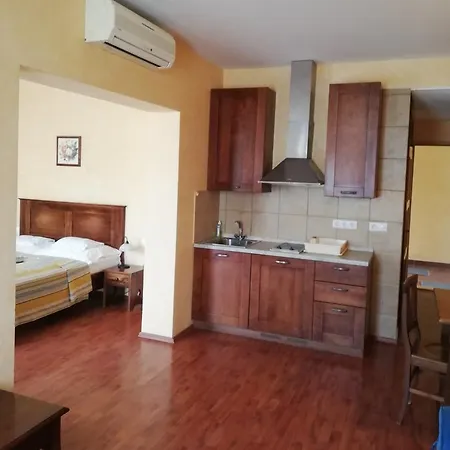 Triász Apart-hotel Kehidakustány